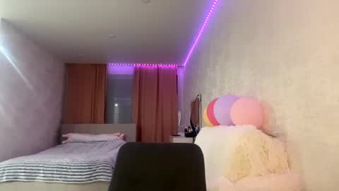 Snapshot of nilsamazuo chatting on 23, 11, 2025 Margot online show from 23, 11, 2025