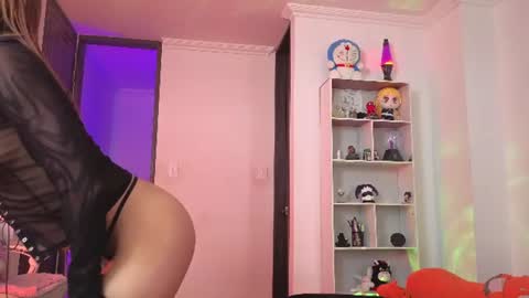 Snapshot of nina_delrey chatting on 25, 6, 2026 Nina Neon Nostrade online show from 25, 6, 2026
