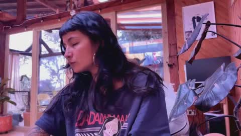 Nina.  online show from 19, 4, 2026