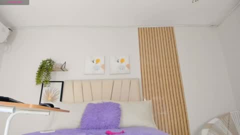 nina_keller_ online show from 5, 6, 2026