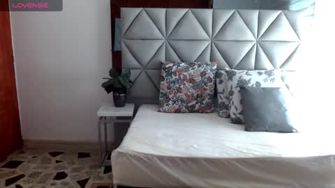  Nina  online show from 17, 12, 2024