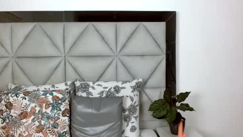  Nina  online show from 20, 12, 2024