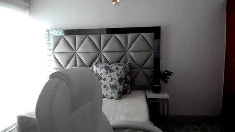  Nina  online show from 11, 1, 2025