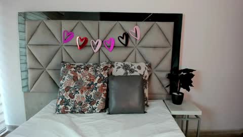  Nina  online show from 14, 2, 2025