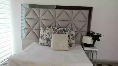  Nina  online show from 12, 9, 2025