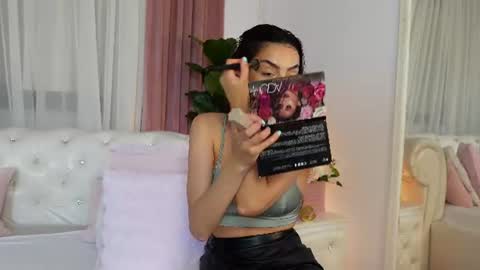 NinaCrystal online show from 2, 7, 2026