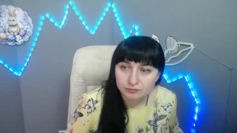 ninaflawlees online show from 8, 4, 2026