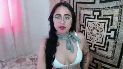 Snapshot of ninakravtz chatting on 21, 12, 2024 N I N A online show from 21, 12, 2024