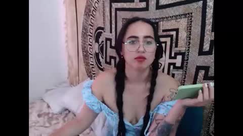 Snapshot of ninakravtz chatting on 11, 1, 2025 N I N A online show from 11, 1, 2025