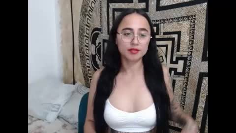 Snapshot of ninakravtz chatting on 20, 1, 2025 N I N A online show from 20, 1, 2025