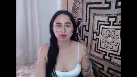 Snapshot of ninakravtz chatting on 21, 1, 2025 N I N A online show from 21, 1, 2025