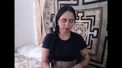 Snapshot of ninakravtz chatting on 22, 1, 2025 N I N A online show from 22, 1, 2025