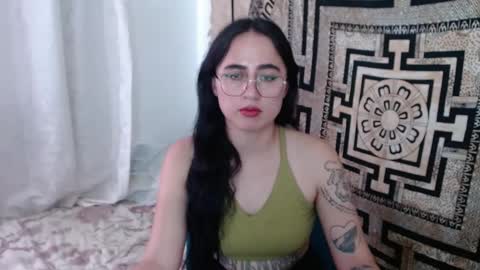 Snapshot of ninakravtz chatting on 27, 1, 2025 N I N A online show from 27, 1, 2025