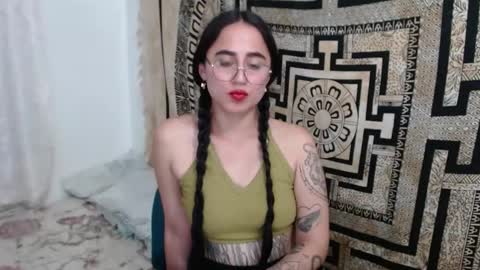 Snapshot of ninakravtz chatting on 28, 1, 2025 N I N A online show from 28, 1, 2025