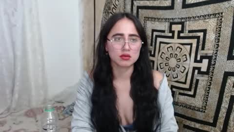 Snapshot of ninakravtz chatting on 5, 2, 2025 N I N A online show from 5, 2, 2025