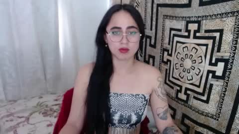 Snapshot of ninakravtz chatting on 8, 2, 2025 N I N A online show from 8, 2, 2025