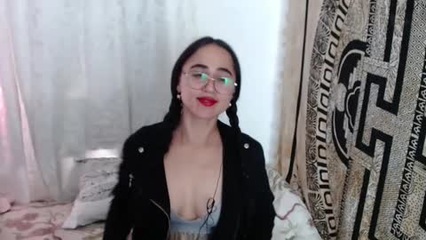 Snapshot of ninakravtz chatting on 1, 3, 2025 N I N A online show from 1, 3, 2025