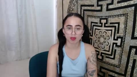 Snapshot of ninakravtz chatting on 5, 3, 2025 N I N A online show from 5, 3, 2025