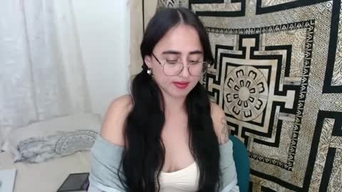 Snapshot of ninakravtz chatting on 6, 3, 2025 N I N A online show from 6, 3, 2025