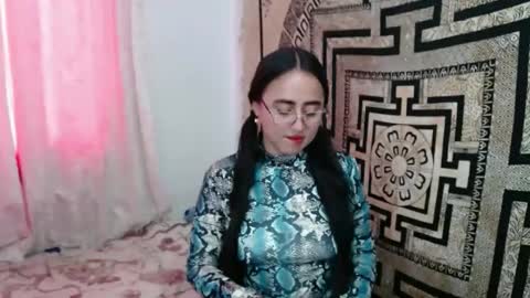 Snapshot of ninakravtz chatting on 8, 10, 2025 N I N A online show from 8, 10, 2025