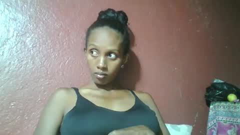 ninie246746 online show from 10, 3, 2025