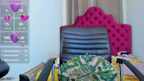 nina dee online show from 4, 1, 2025