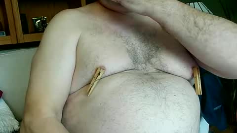 Snapshot of nip_fun_bear chatting on 15, 11, 2025 Nip Fun Bear online show from 15, 11, 2025