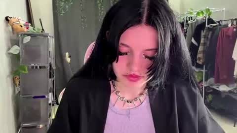 Snapshot of nishazenisek chatting on 9, 7, 2026 Alice online show from 9, 7, 2026
