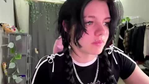 Snapshot of nishazenisek chatting on 13, 7, 2026 Alice online show from 13, 7, 2026