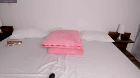 Nitha Gonzalez online show from 21, 2, 2025