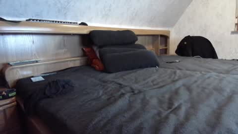 nixan85 online show from 2, 2, 2025