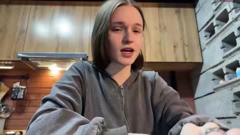 Tears Lora online show from 26, 11, 2025