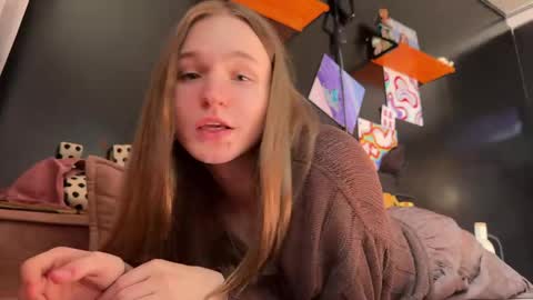 Tears Lora online show from 16, 5, 2026
