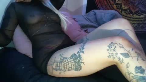 Snapshot of no_facequeen chatting on 16, 12, 2024 Leah online show from 16, 12, 2024