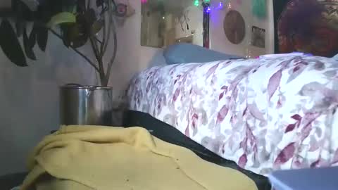 Snapshot of no_facequeen chatting on 8, 9, 2025 Leah online show from 8, 9, 2025