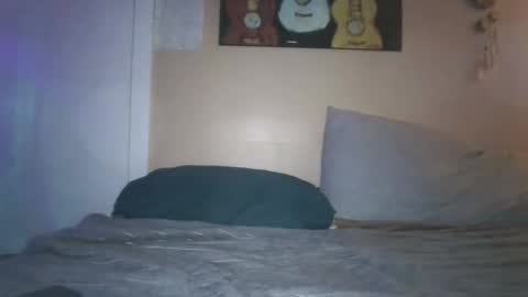 Snapshot of no_facequeen chatting on 7, 10, 2025 Leah online show from 7, 10, 2025