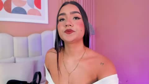 Snapshot of noa_moon chatting on 5, 5, 2026 Noa online show from 5, 5, 2026