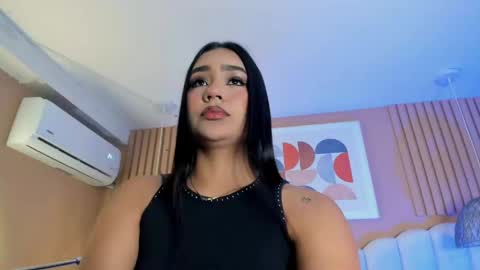 Snapshot of noa_moon chatting on 20, 5, 2026 Noa online show from 20, 5, 2026