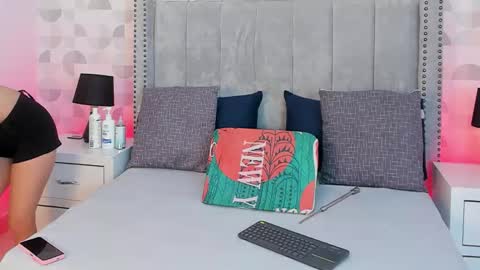 NATHALIA MORENO online show from 13, 9, 2025