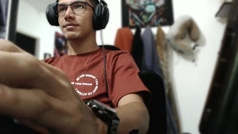 Snapshot of noah_89r chatting on 18, 5, 2026 Sebastian online show from 18, 5, 2026
