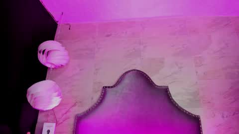 Zoe  online show from 15, 4, 2026