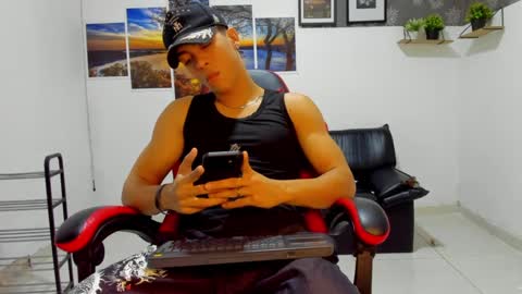 noah_flynn1 online show from 17, 9, 2025