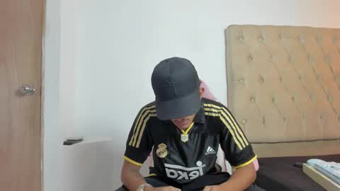 noah_jacksxn online show from 19, 5, 2026