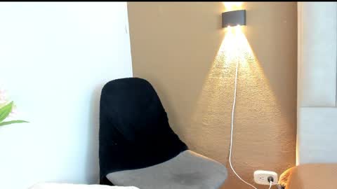 Snapshot of noah_smith05 chatting on 6, 4, 2026 noah online show from 6, 4, 2026