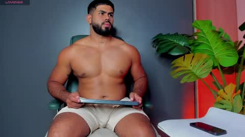Snapshot of noahcrux chatting on 2, 5, 2026 Noah online show from 2, 5, 2026