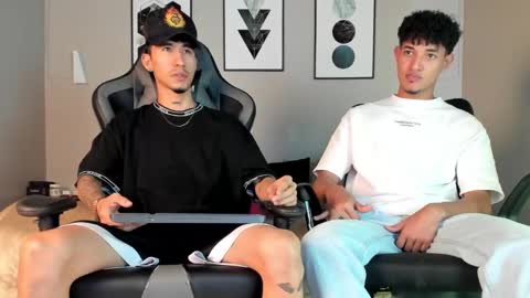 Snapshot of noahdaviss chatting on 19, 1, 2025 noahdaviss online show from 19, 1, 2025