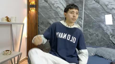 Snapshot of noahwalker__ chatting on 4, 6, 2026 online show from 4, 6, 2026