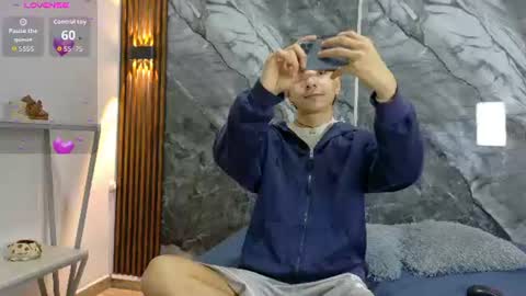 Snapshot of noahwalker__ chatting on 10, 6, 2026 online show from 10, 6, 2026