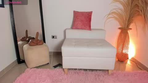 Snapshot of noami_rose chatting on 15, 9, 2025 Noami Rose online show from 15, 9, 2025