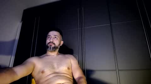 nobodyisperfect80 online show from 2, 11, 2025